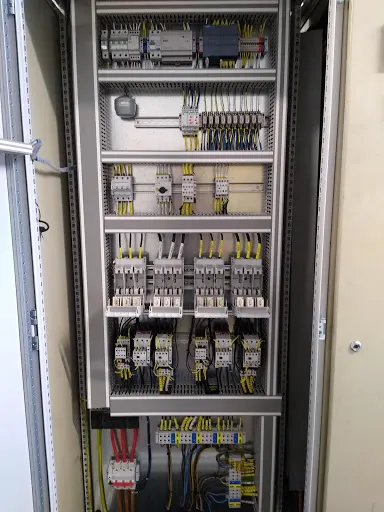 EM-TECH Michał Pochroń